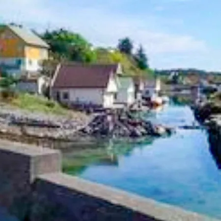 8 Person In Hellesoy-by Traum