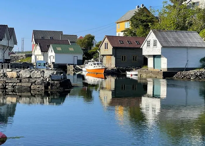 8 Person In Hellesoy-by Traum