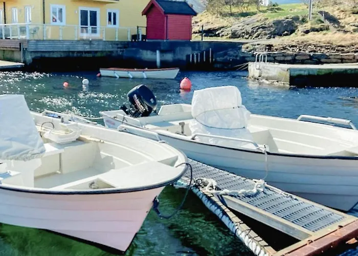 8 Person In Hellesoy-by Traum * Bovagen